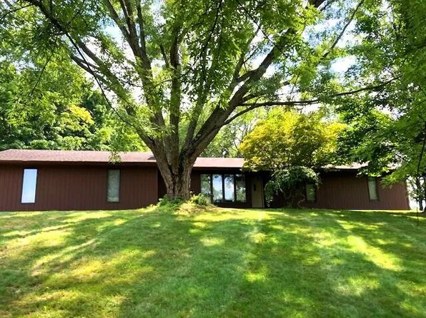 18354 Mount Zion Rd, Galien, MI 49113