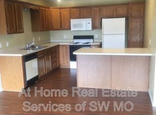 1260 W Butterfield Dr, Nixa, MO 65714