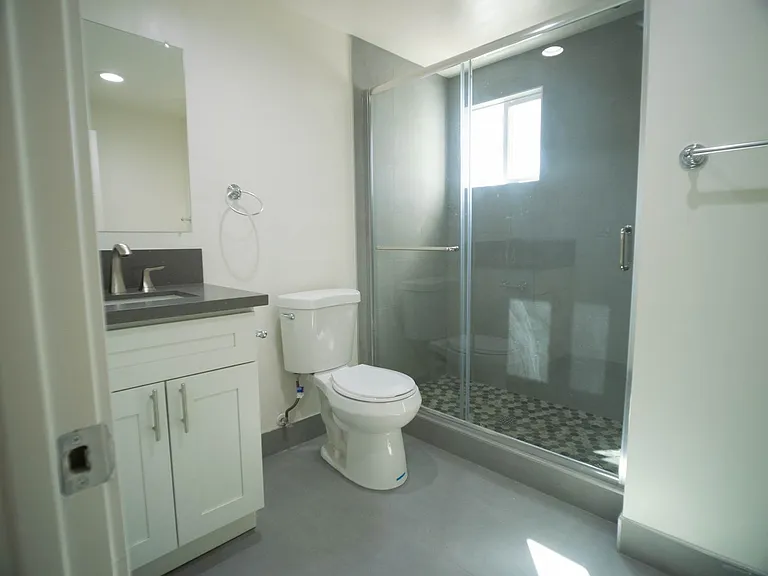 The Plaza House — Photo 21