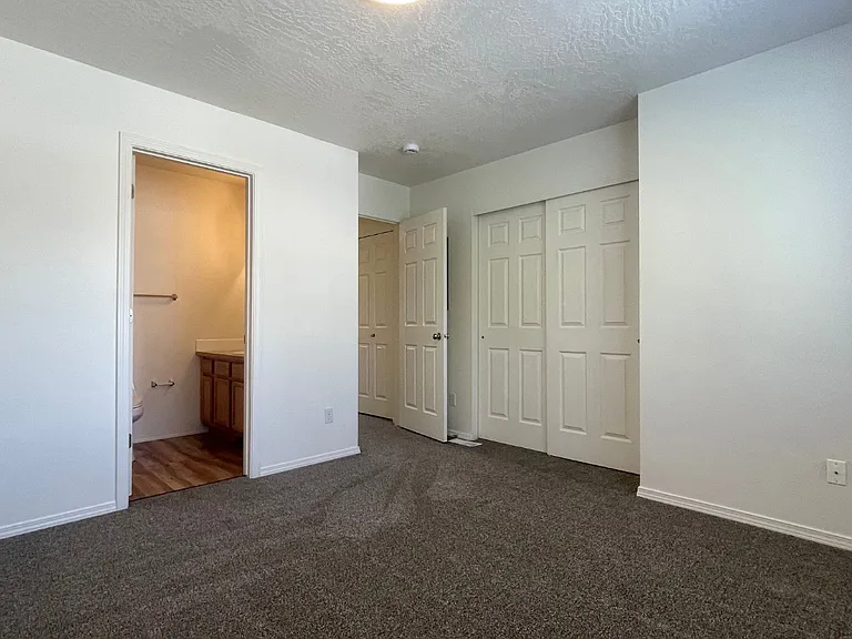 1217 Forsythia Ave — Photo 14