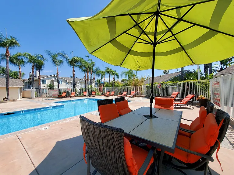 Citrus Court Apartments — Photo 16
