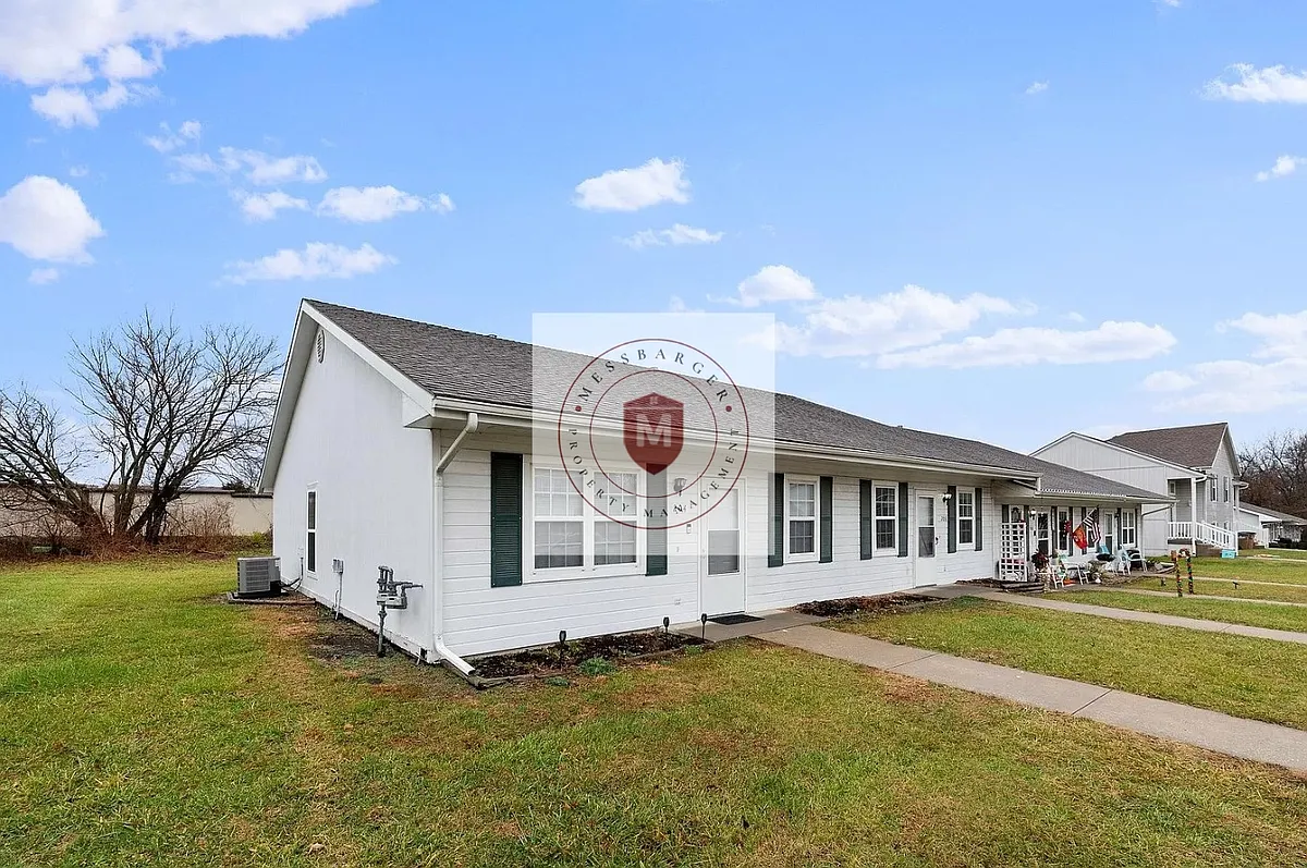 Building Photo - 204 N Crest Dr
