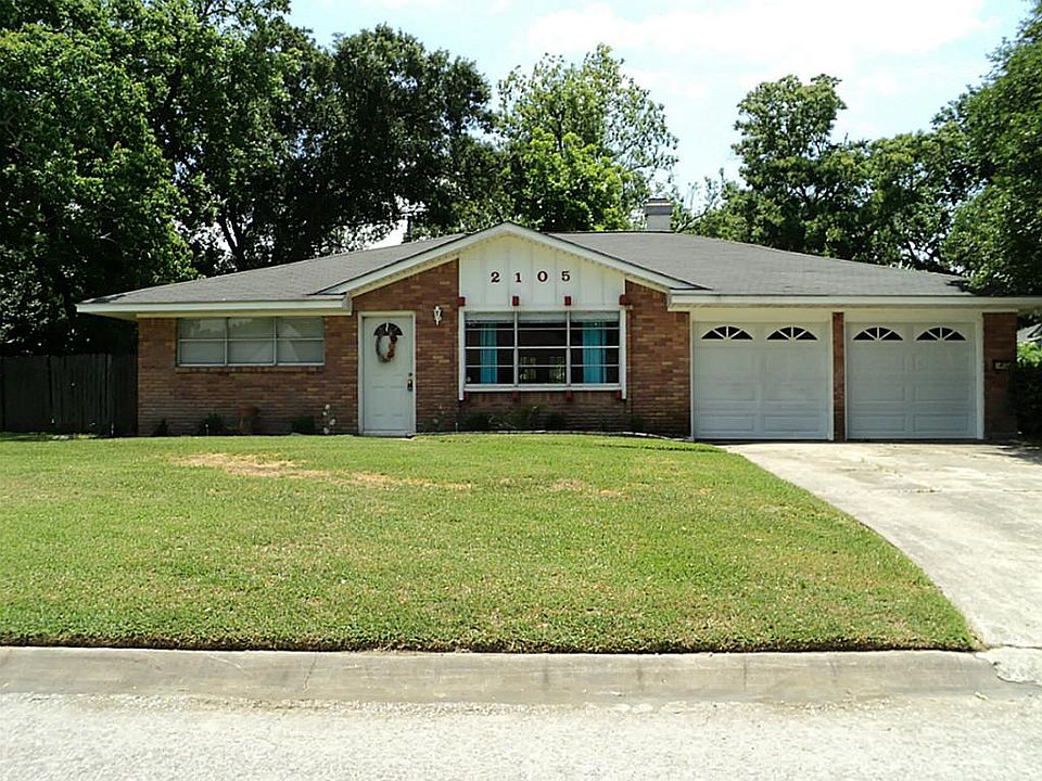 2105 Chilton Dr