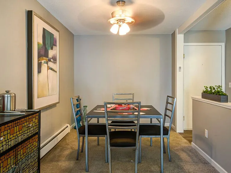 Glen at Burnsville Apartments — Photo 5
