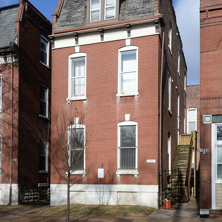 1st image of 1949-1953 Lynch St #1951-B