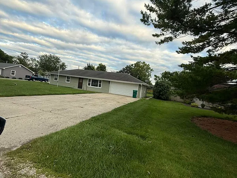 3002 Harris Dr — Photo 2