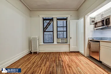 Rented by Barkoff Residential 