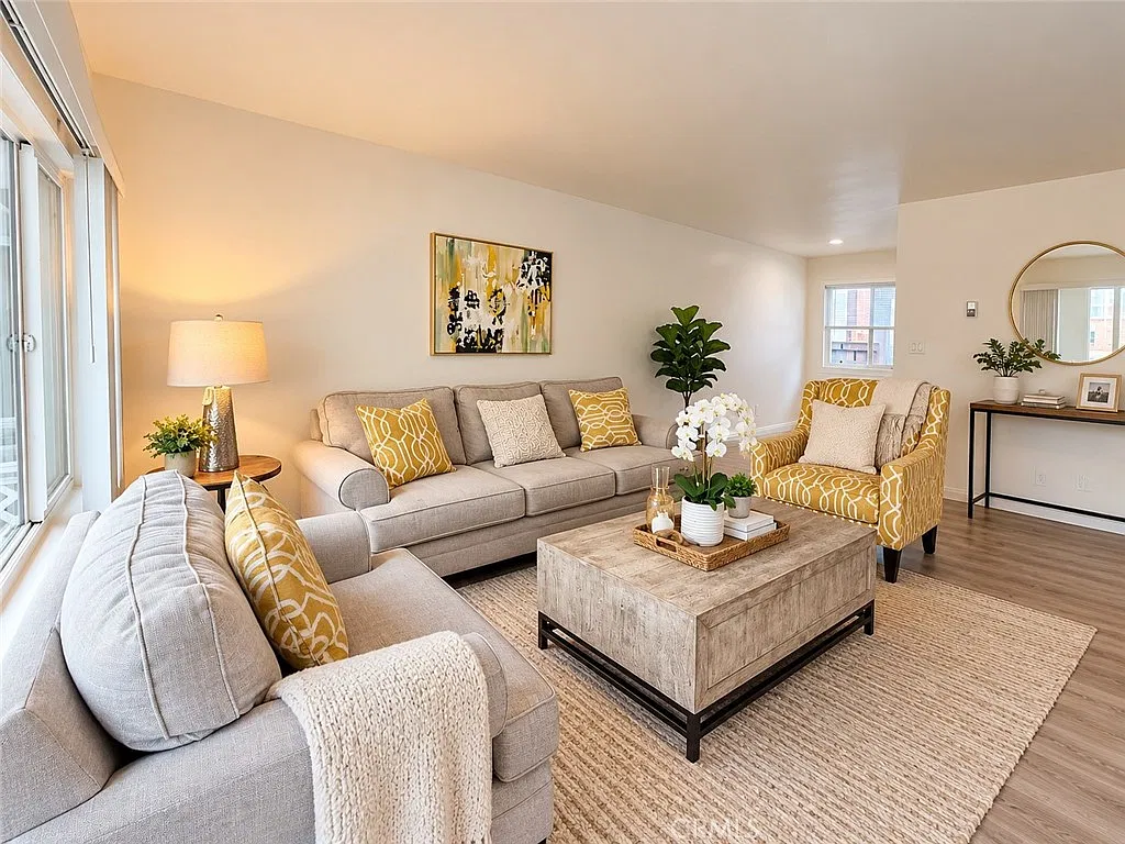 2 bed, 940 sqft, $2,800 — Photo 3