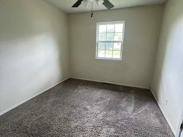 115 Bulger Dr — Photo 10