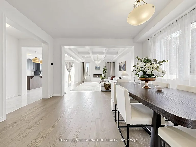 635 Newlove St — Photo 17