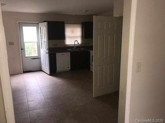 5th image of 825 Franklin Blvd