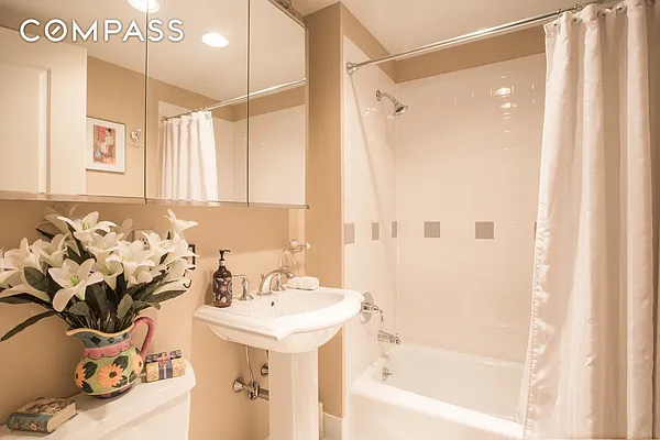 Sold by Compass | media 6