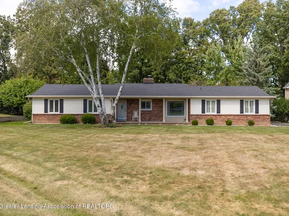 1719 Woodside Dr, East Lansing, MI 48823