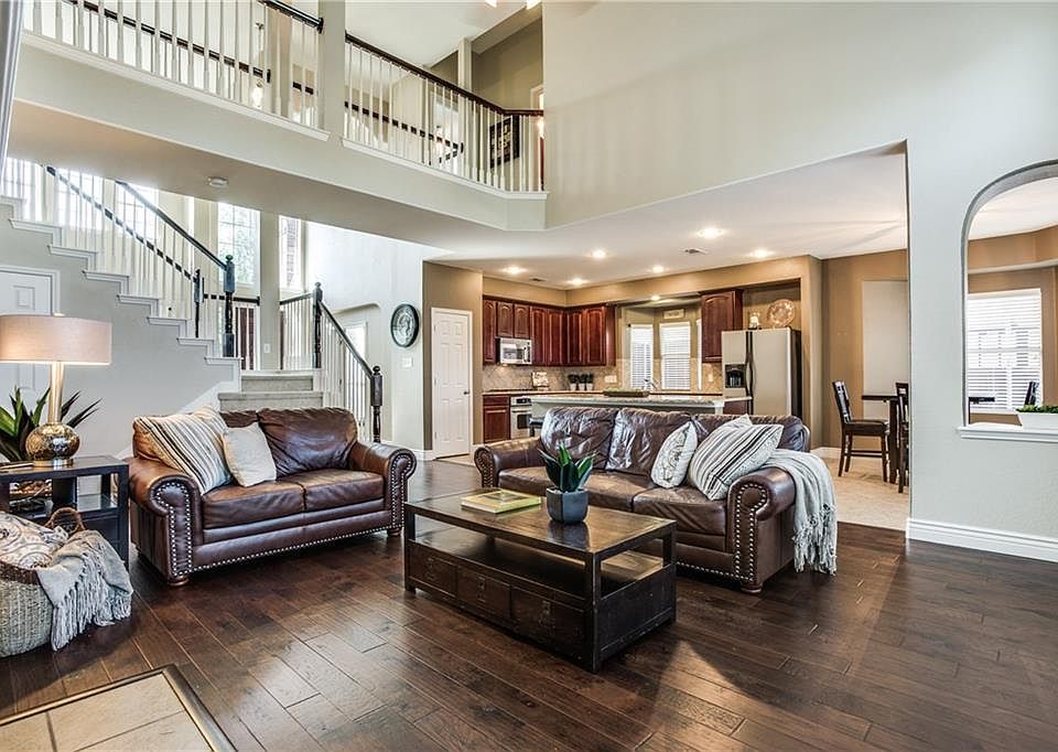 1st image of 5625 Crimson Oaks Dr