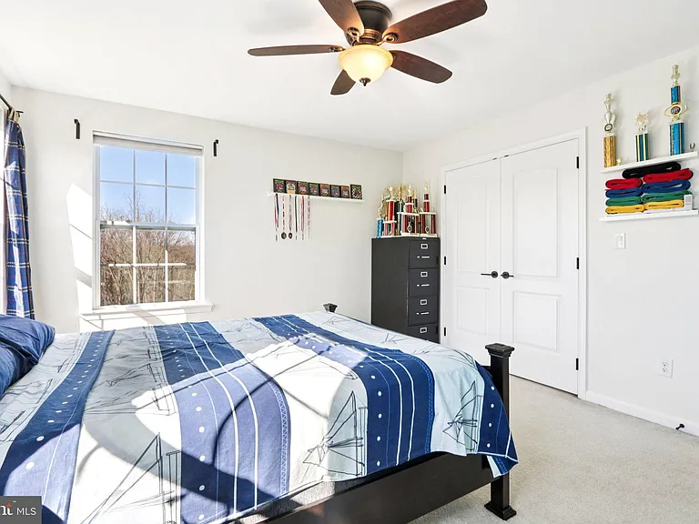 1035 Thorndale Dr — Photo 37