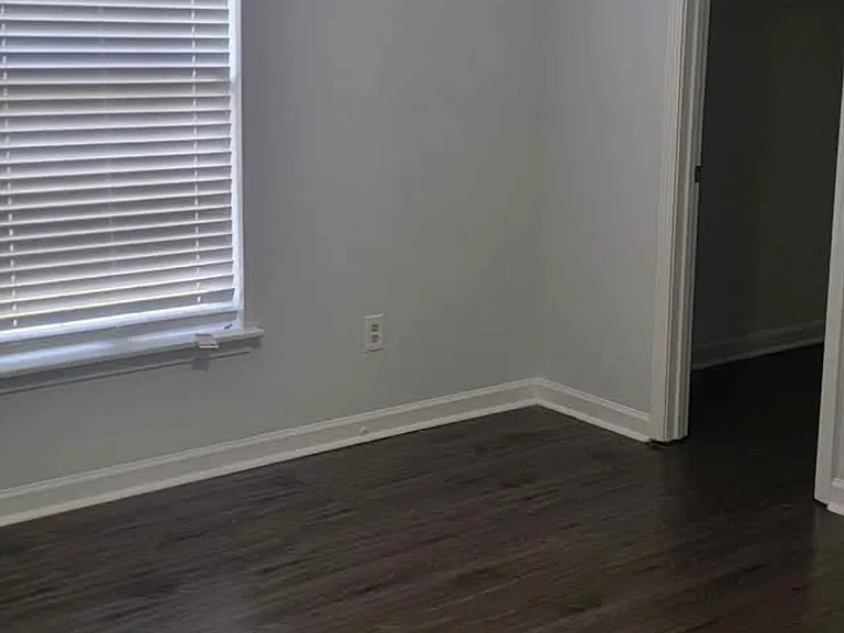 3525 Ten Oaks Cir — Photo 4