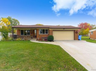 26417 Curie Ct, Warren, MI 48091