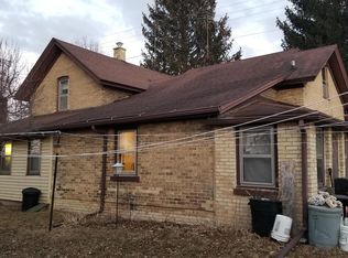1216 River Dr, Watertown, WI 53094