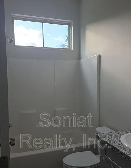 5317 N Galvez St — Photo 7
