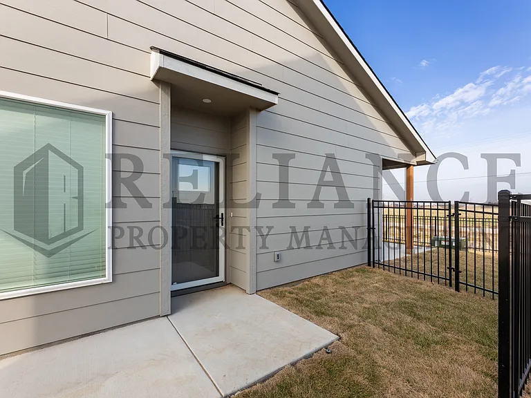 12438 Blanford St — Photo 3