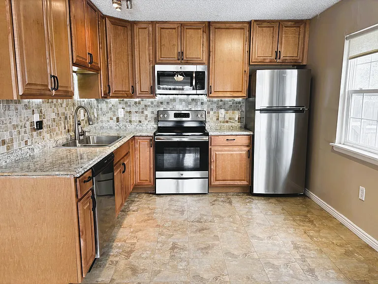3300 Madison Ave #3 — Photo 3