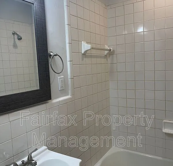 1212 N Miami Blvd — Photo 11