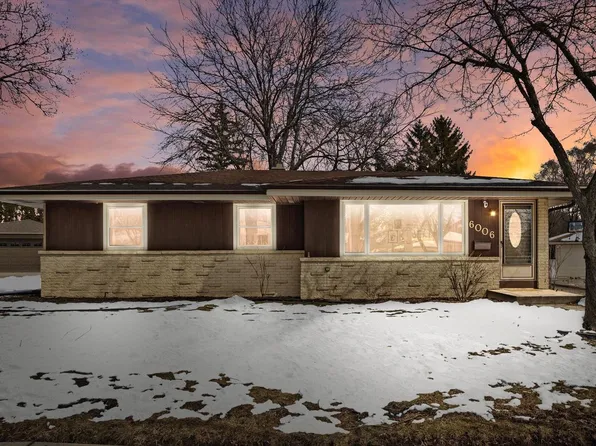 6006 Oakwood LANE WEST West, Greendale, WI 53129