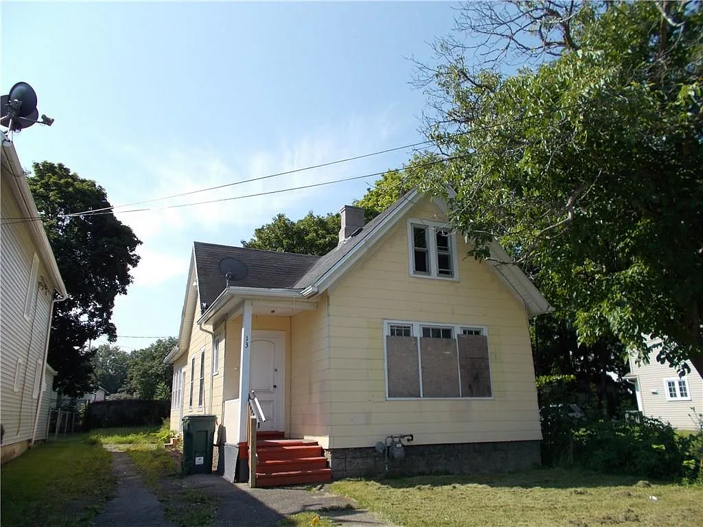 13 Woodford St photo 1
