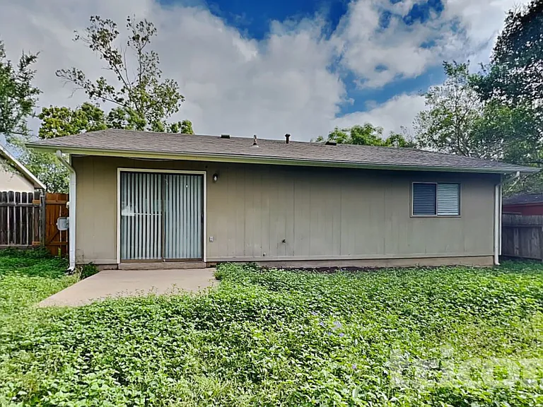 9506 Sugarloaf Dr — Photo 16