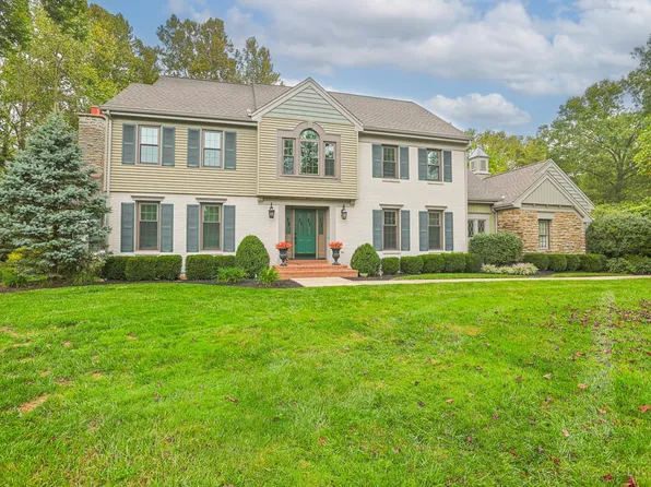 7712 Coldstream Woods Dr, Cincinnati, OH 45255