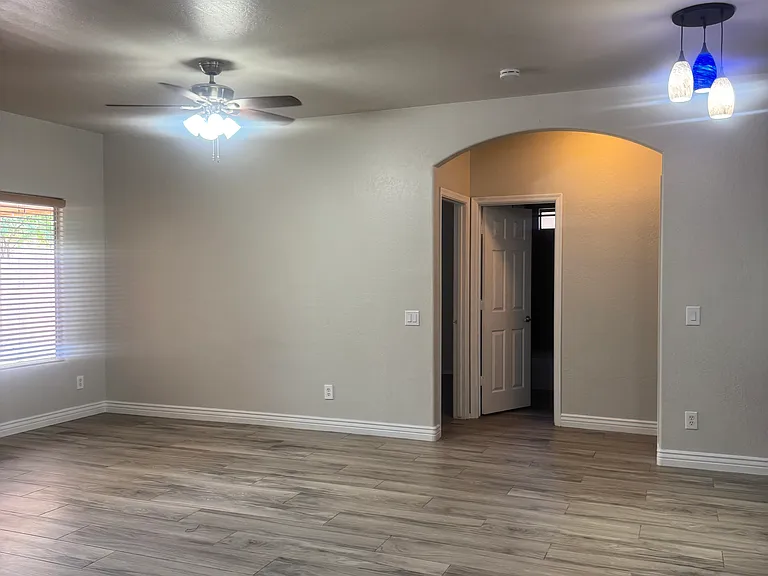 8421 W Mohave St — Photo 11