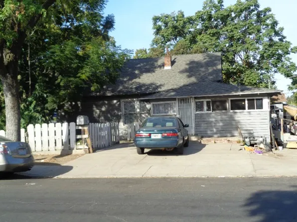 304 Maze Blvd, Modesto, CA 95351