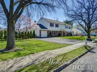 37 Kolas Ct, Middletown, NJ 07748