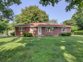 27 Dalewood Dr, Clarksville, TN 37042