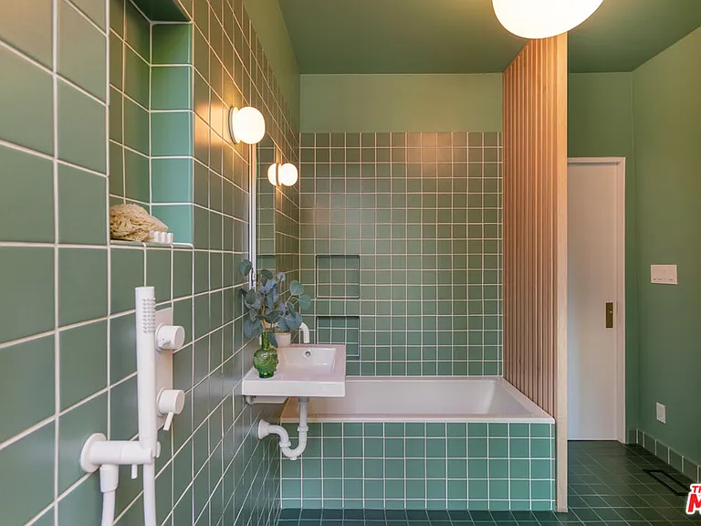 5676 Hub St — Photo 24
