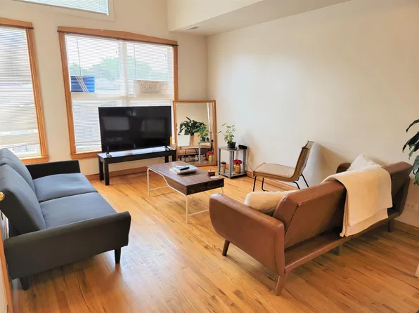 554 W 43rd St, Chicago, IL