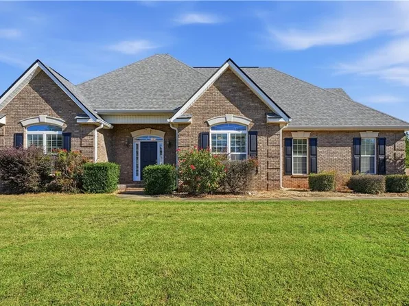 604 Twelve Oaks Dr, Warner Robins, GA 31088