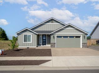 855 Reagan St, Mount Angel, OR 97362