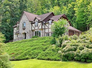 251 Quail Cove Ln, Brasstown, NC 28902