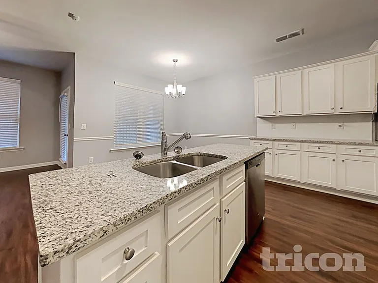2271 Wentworth Park Dr — Photo 5
