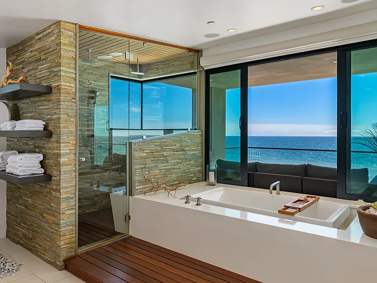 25250 Malibu Rd — Photo 37