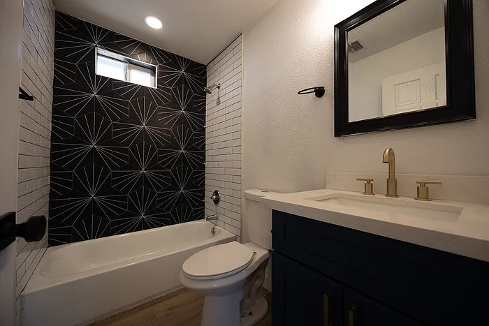 719 N 12th Ave #4 — Photo 13