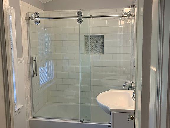 Upper level bathroom 