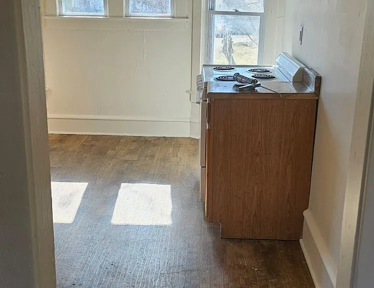 721 Clinton Ave #A — Photo 1