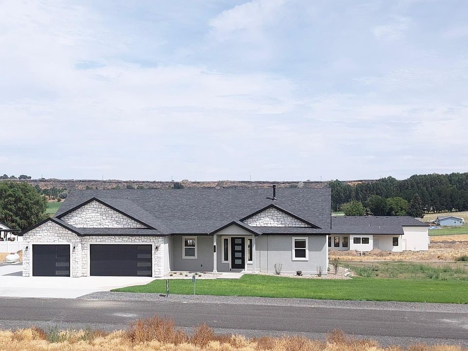 1st image of 109 Stella Cir