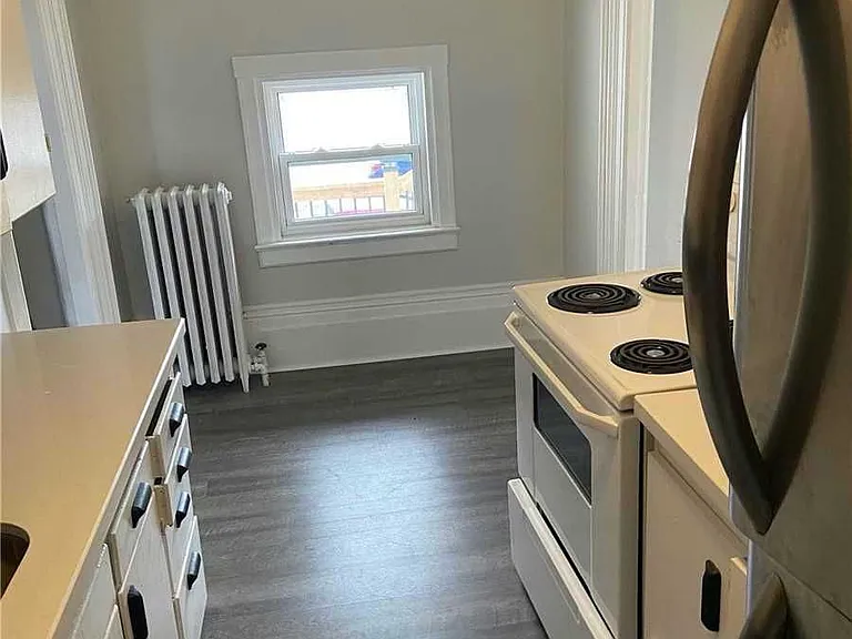 178 Adelaide Ave E #3 — Photo 6