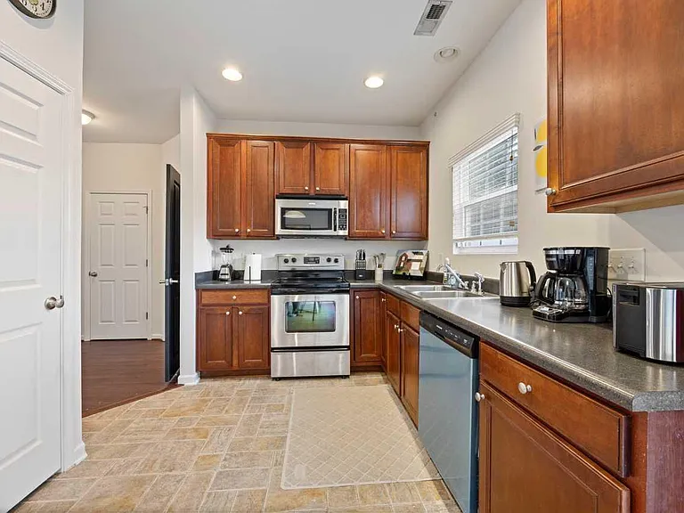 4 Suncrest Ct — Photo 10