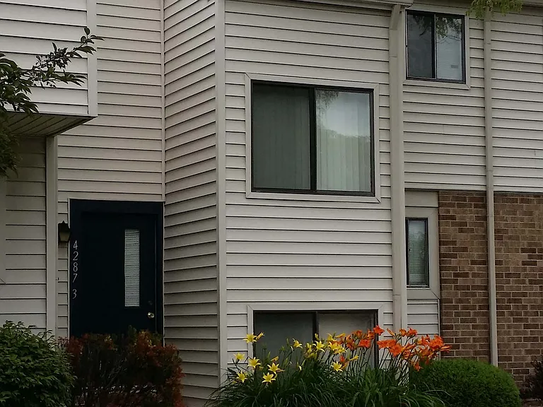Waters Landing Apartments — Photo 12