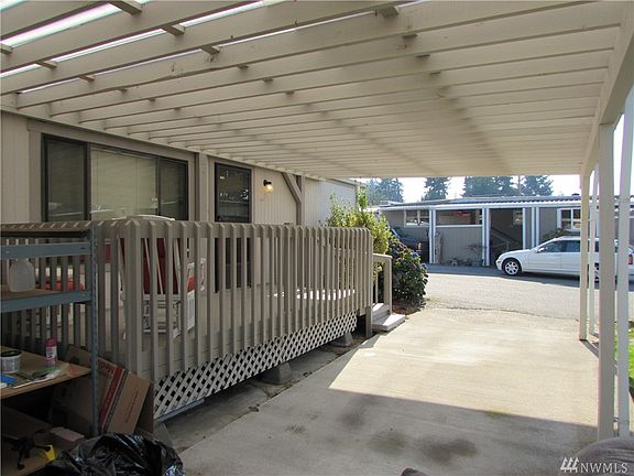 5th image of 18501 52nd Ave W Unit 27