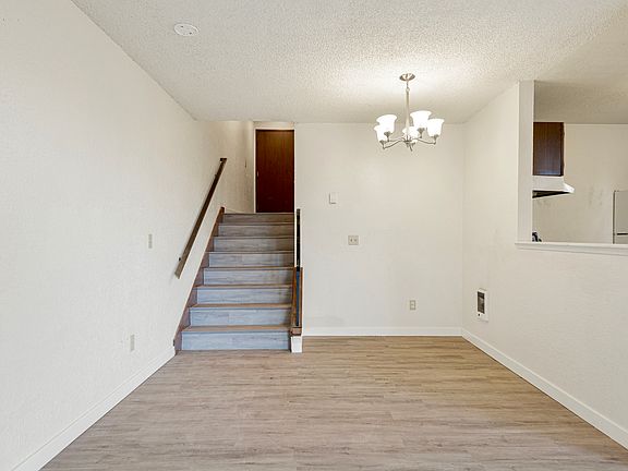 5th image of 530 Mill Ave S APT 2